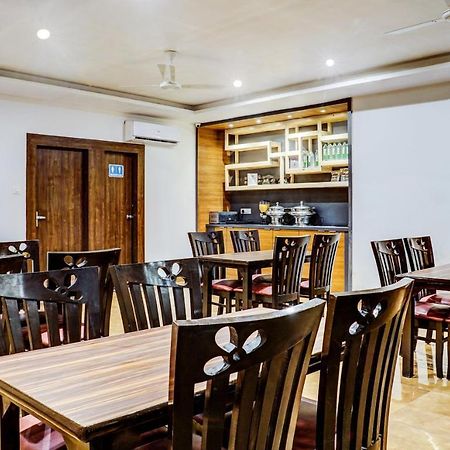 Treebo Trip Seven Olives Andheri Bombaim Exterior foto