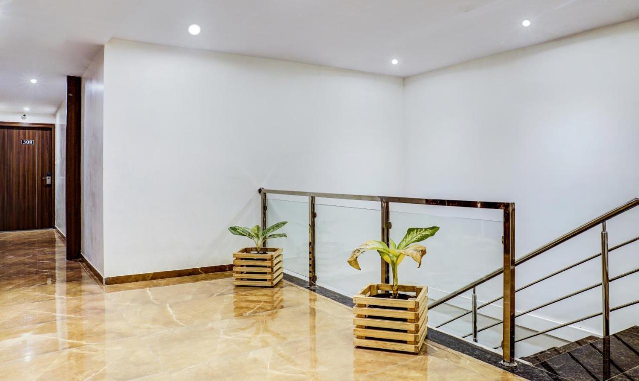 Treebo Trip Seven Olives Andheri Bombaim Exterior foto