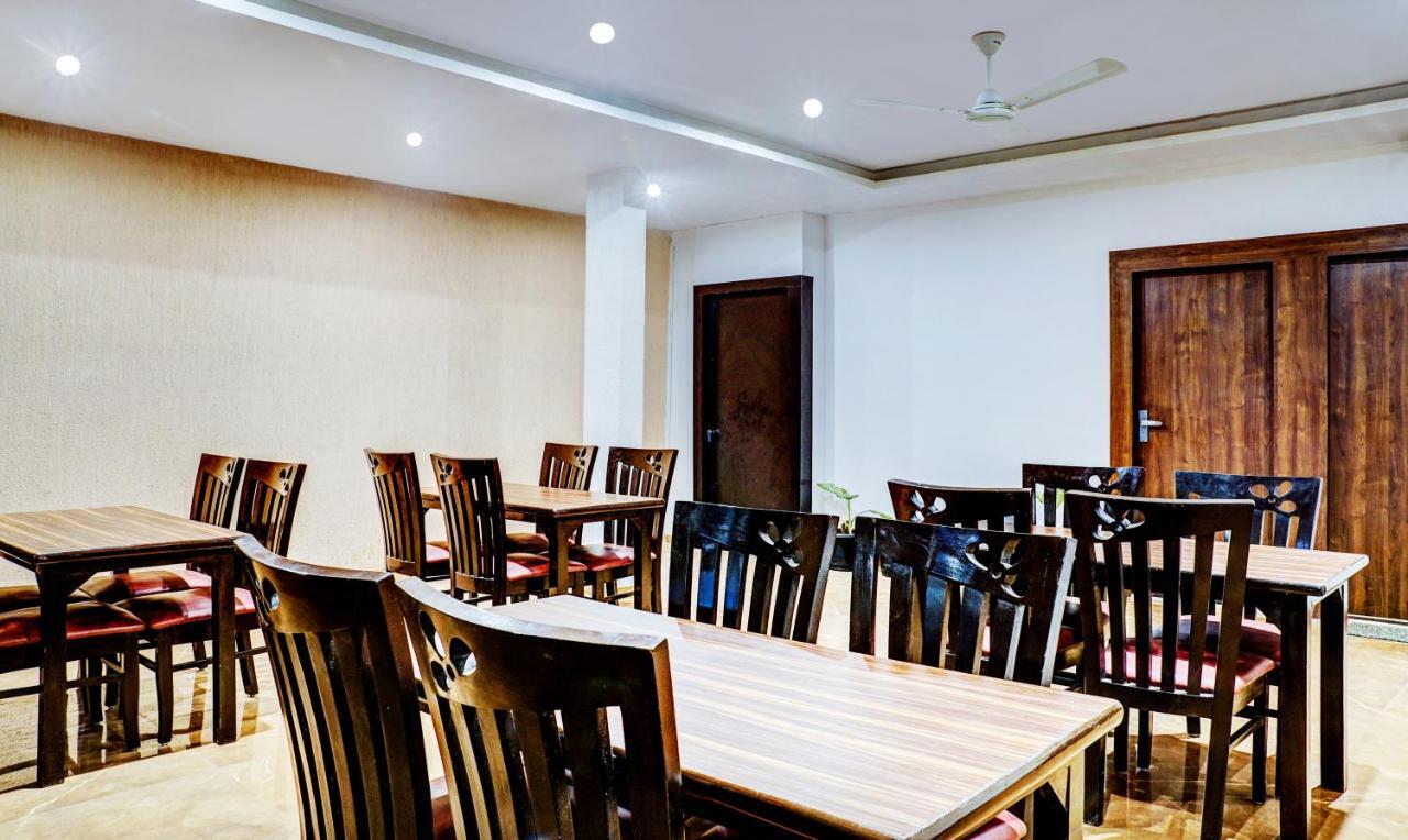 Treebo Trip Seven Olives Andheri Bombaim Exterior foto