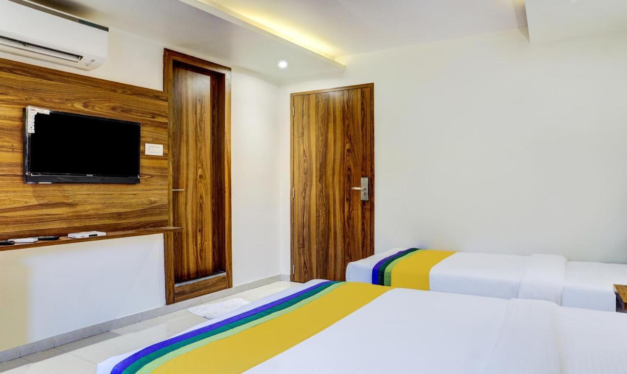 Treebo Trip Seven Olives Andheri Bombaim Exterior foto