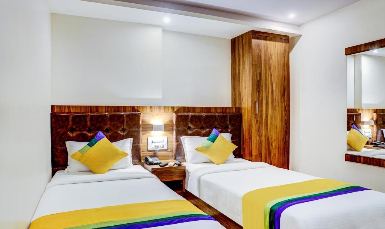 Treebo Trip Seven Olives Andheri Bombaim Exterior foto